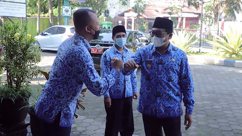 Wawali Dan Sekda Sidak ASN Di Hari Pertama Kerja Usai Libur Lebaran 26 Wawali Dan Sekda Sidak ASN Di Hari Pertama Kerja Usai Libur Lebaran