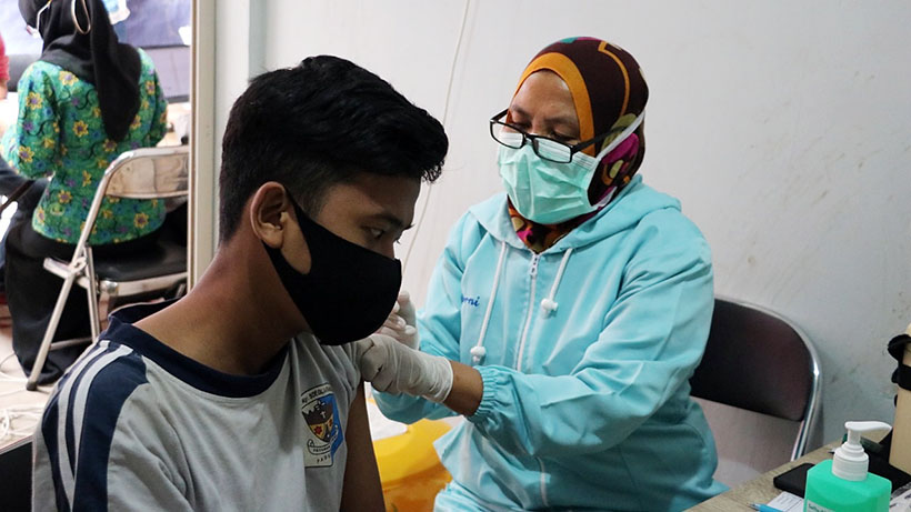 Pedagang Pasar Di Kota Batu Mendapatkan Vaksinasi Covid-19