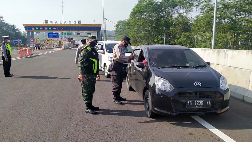 Pengetatan Exit Tol Madyopuro, Tes Rapid Pengendara Tanpa Surat