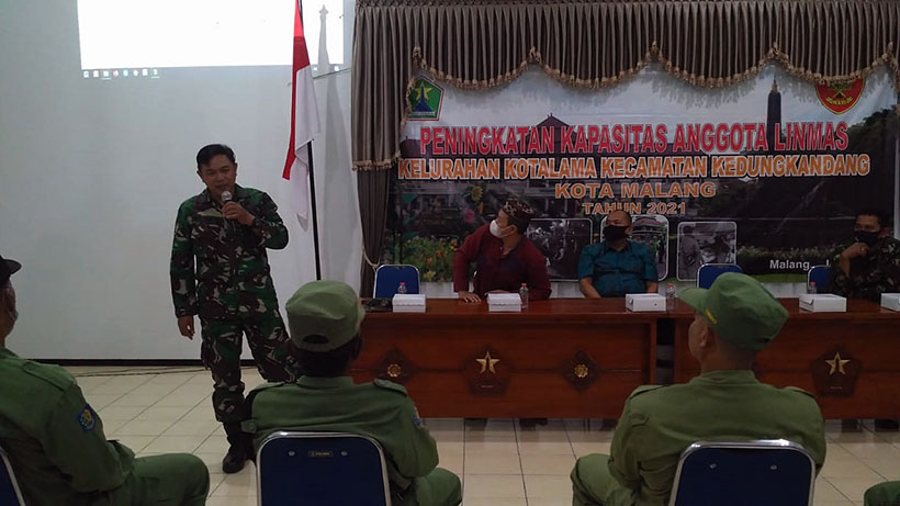 Linmas Kotalama Dapat Gemblengan Teknis Dari Babinsa Binmas