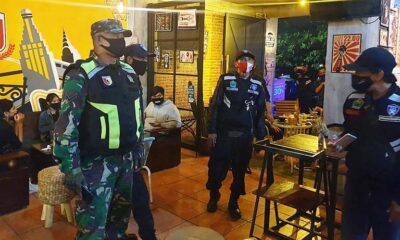 Patroli Malam Di Kota Malang Grosok Tongkrongan, Tegakkan Prokes