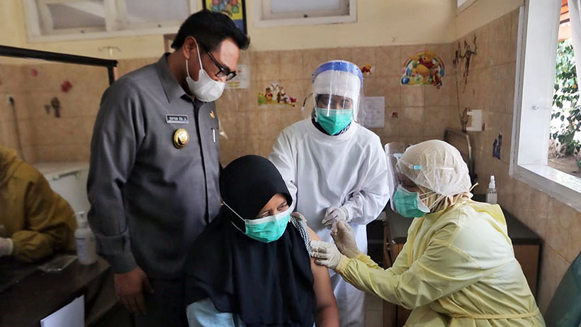 Wawali Sofyan Edi Tinjau Langsung Vaksinasi di Puskesmas Polowijen