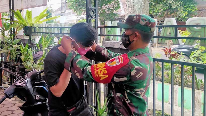 Razia Masker Di Madyopuro Malang, Bidik Pengguna Jalan Raya 26 Razia Masker Di Madyopuro Malang, Bidik Pengguna Jalan Raya