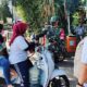 Petugas Razia Mbak-Mbak Tak Bermasker Dan Tanpa Helm Di Jalan
