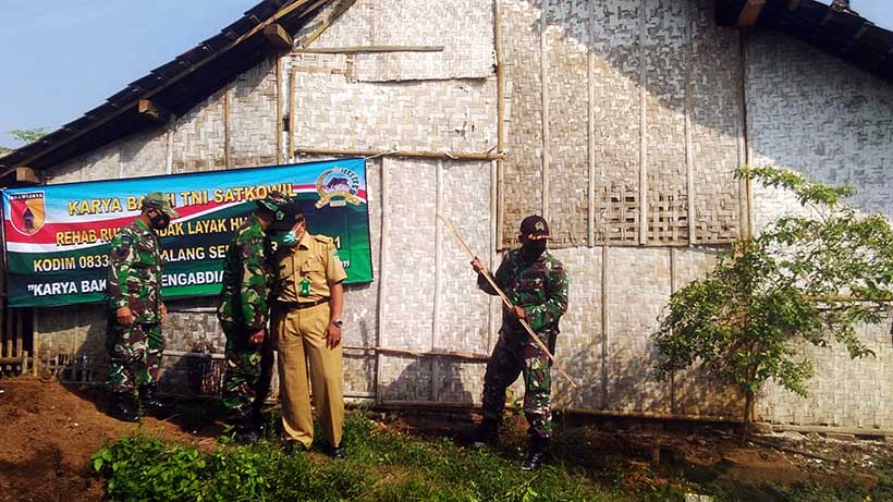Kodim 0833 Kota Malang Bedah Rumah Warga Di Kedungkandang