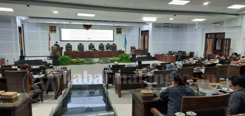 rapat paripurna yang berlangsung di ruang sidang Gedung DPRD Kota Malang, Kamis (17/6).