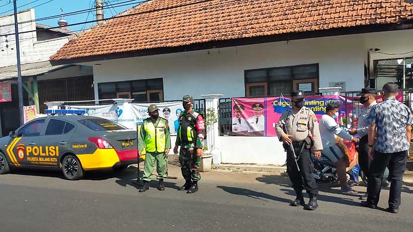 Bidik Jalan Kyai Parseh Jaya, Petugas Sosialisasikan 3M Dan Prokes