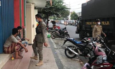 Satpol PP dan Dinsos Kota Malang Angkut ODGJ Meresahkan di Blimbing