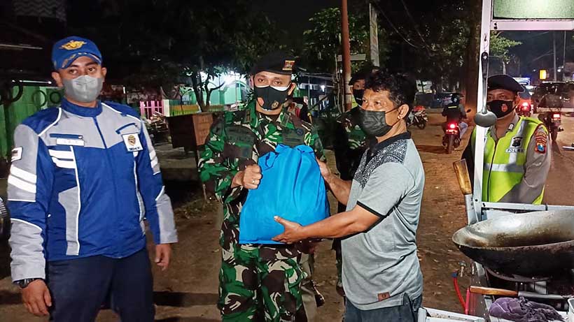 Malam Takbiran Idul Adha Di Malang, Patroli Gabungan Bagi Sembako