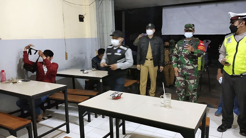 Operasi PPKM Darurat Kota Malang Razia Warung Dan Kafe