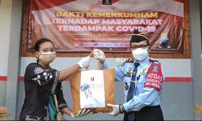 Bapas Malang Bagikan Paket Bantuan Sosial