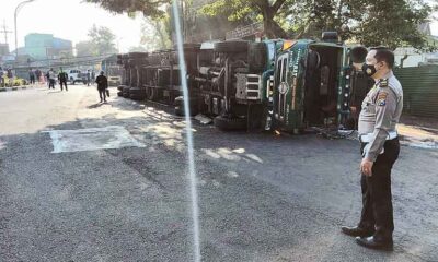 Truk Terguling Di Malang, Ini Nasib Sopir dan Kernet Paska Kecelakaan