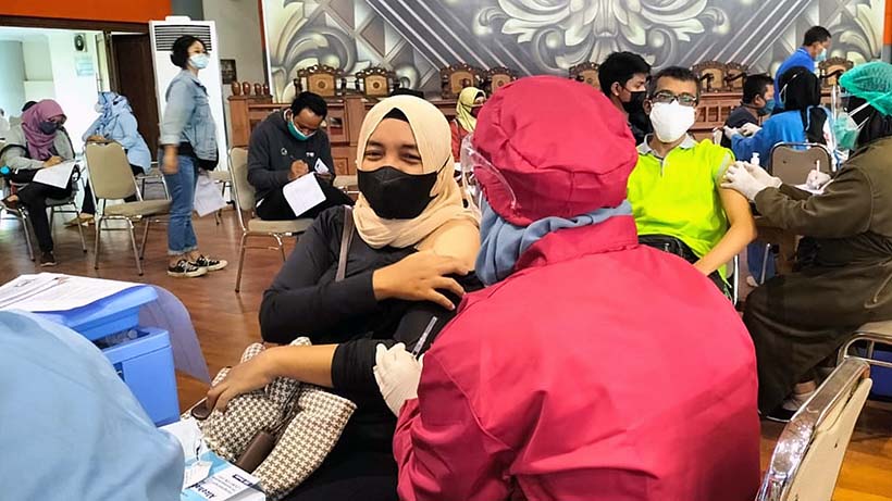 Kodim 0833 Kota Malang Gelar Serbuan Vaksinasi Di Gracak UM