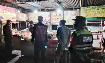 Patroli Gabungan PPKM Level IV Kota Malang Grosokan Malam