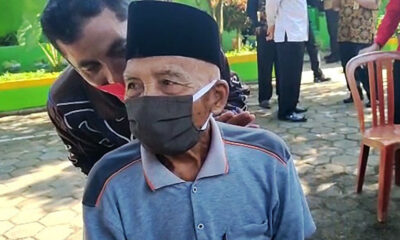 Lansia 100 Tahun Di Malang Antusias Ikuti Vaksinasi Massal