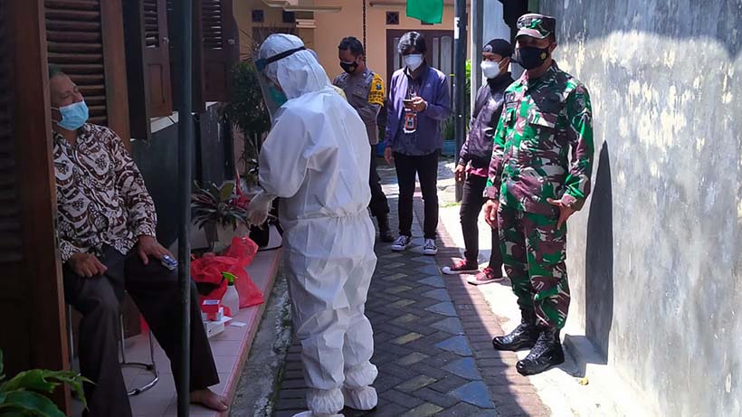 Target Harian TNI Di Malang, Ungsikan 99 Warga Isoman Ke Isoter