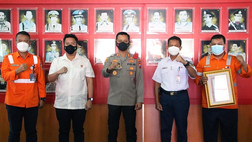 Ungkap Maling Rel Kereta, KAI Daop 8 Beri Penghargaan Polres Malang