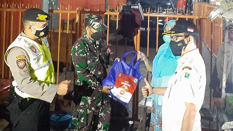 Tim PPKM Kota Malang Sebar Paket Sembako, Razia Jalan Terus