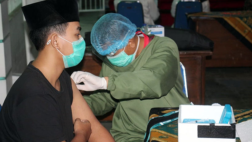 Serbuan Vaksinasi Kodim Kota Malang Bidik Santri Gading Pesantren
