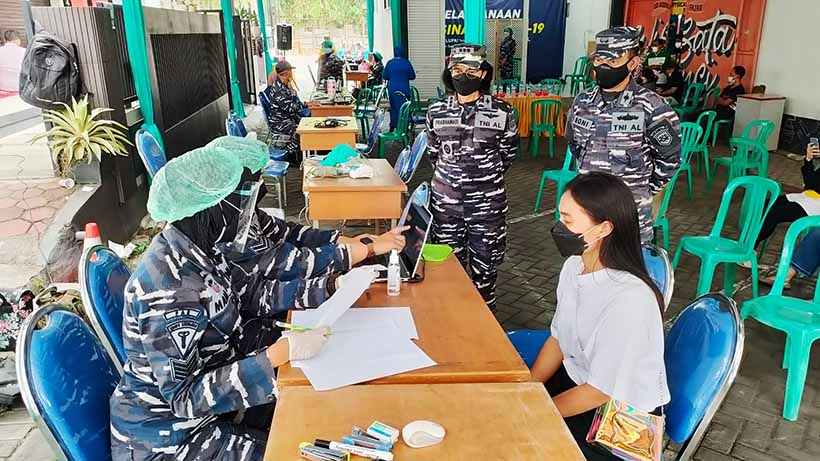 Lanal Malang Gelar Serbuan Vaksin Di Pandaan, Peserta 200 Orang