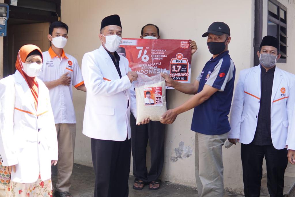 Peringati HUT RI, PKS Kota Malang Bagi 2500 Paket Sembako 26 IMG 20210817 WA0010