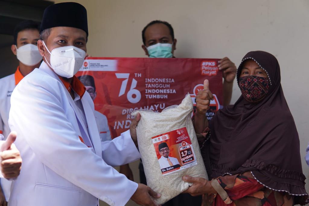 Peringati HUT RI, PKS Kota Malang Bagi 2500 Paket Sembako 28 IMG 20210817 WA0011