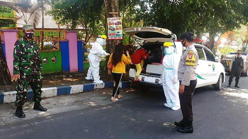 Kodim 0833 Geser Pasien Ke Isoter, Kota Malang Zona Oranye