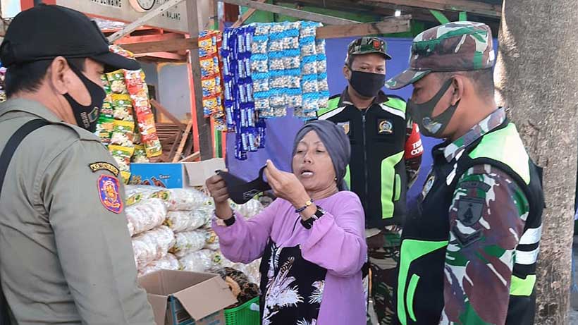 PKL Pasar Kebalen Digrosok Satpol PP dan Wastib Kota Malang
