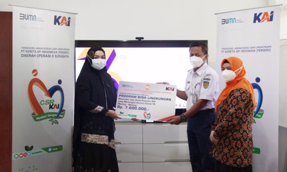 HUT ke-76, KAI Beri Bantuan Keluarga Pekerja Korban Covid-19