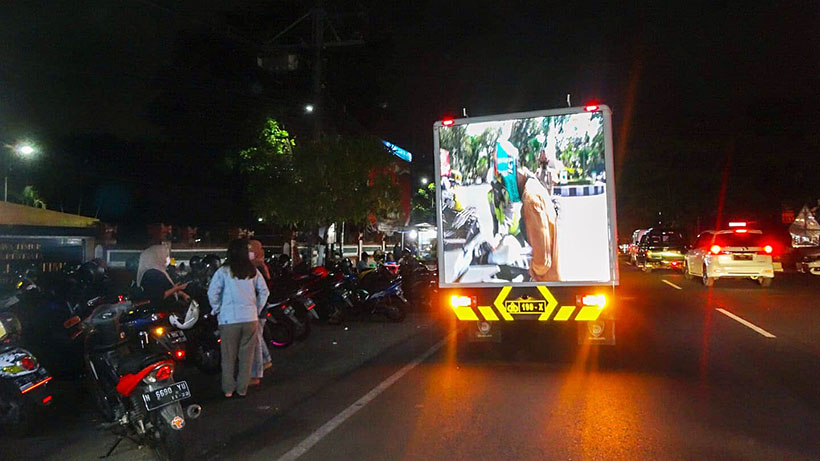 Truk Videotron Di Kota Malang Sosialisasikan Prokes