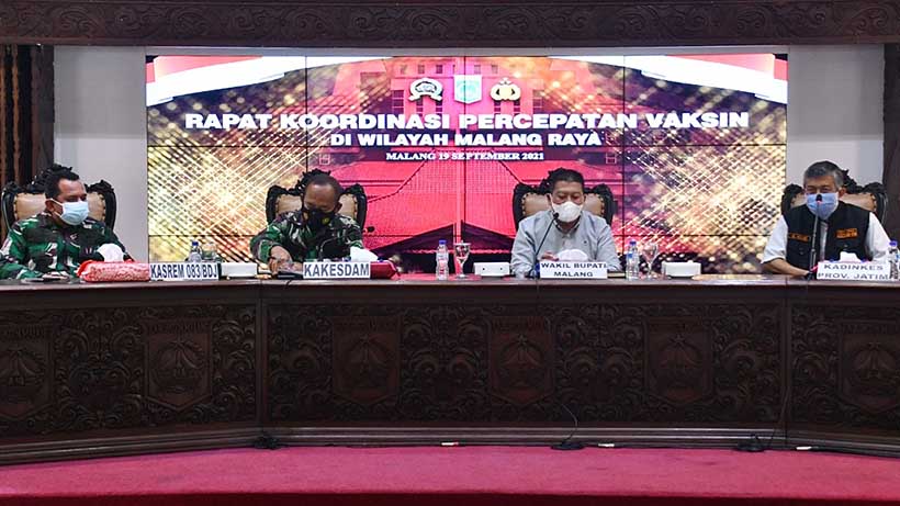 Kebut Vaksinasi, Forpimda Malang Raya Target 70 Persen