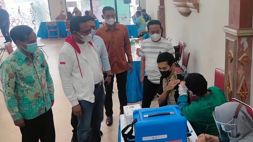Ali Ahmad Anggota DPR RI Gelar Vaksinasi 1000 Dosis Di Bojana Puri 26 Ali Ahmad Anggota DPR RI Gelar Vaksinasi 1000 Dosis Di Bojana Puri