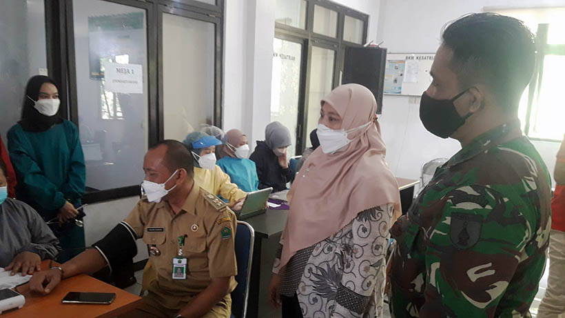 250 Warga Kesatrian Ikuti Vaksinasi Sinovac Di Kantor Kelurahan