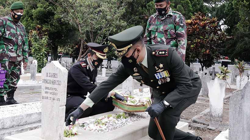 HUT Ke-76 TNI, Perwira Militer Di Kota Malang Ikuti Ziarah Nasional