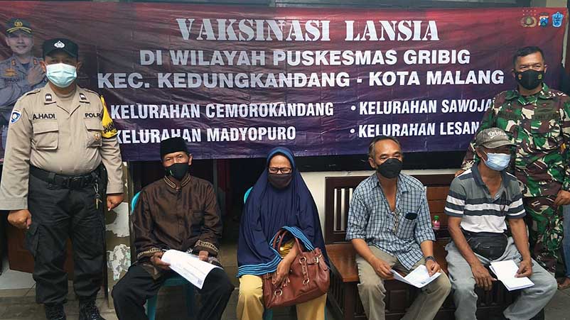 Kodim 0833 Bersama MDI Fasilitasi Vaksinasi Warga Tanpa Identitas 26 Kodim 0833 Bersama MDI Fasilitasi Vaksinasi Warga Tanpa Identitas
