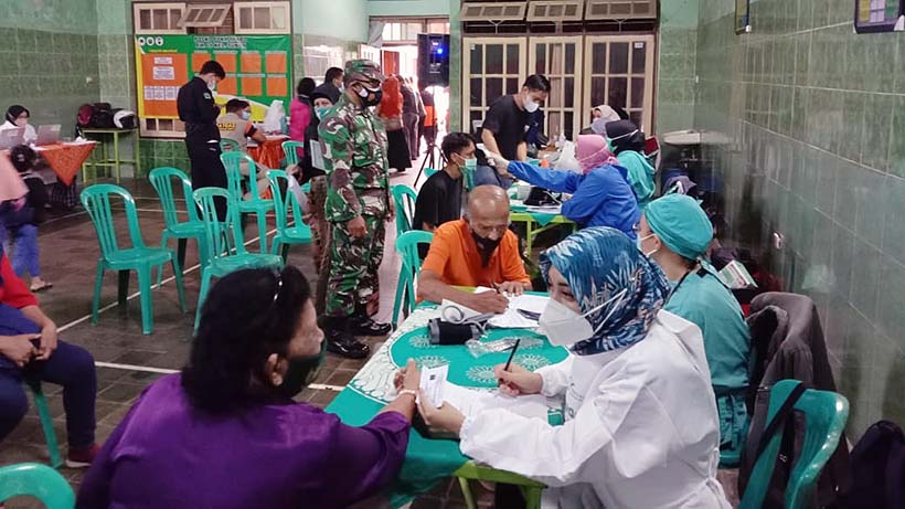 Warga RW 08 Kelurahan Sukun Malang Dapat Vaksinasi 26 Warga RW 08 Kelurahan Sukun Malang Dapat Vaksinasi