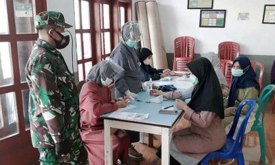 Warga Tlogomas Malang Ikuti Vaksinasi Di Balai RW 02