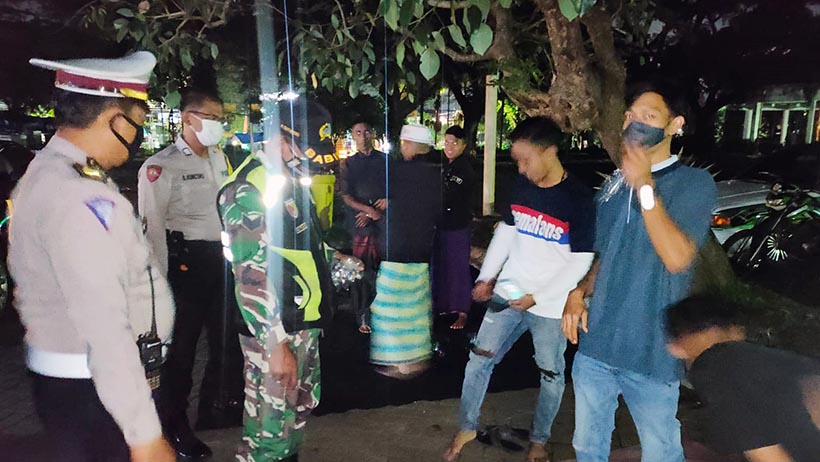 Operasi PPKM Level 2 Di Malang Kota Sisir Tongkrongan Anak Muda