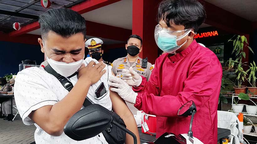 Drive Thru Vaksinasi Malang Kota, Perdana Beroperasi Di Gajayana