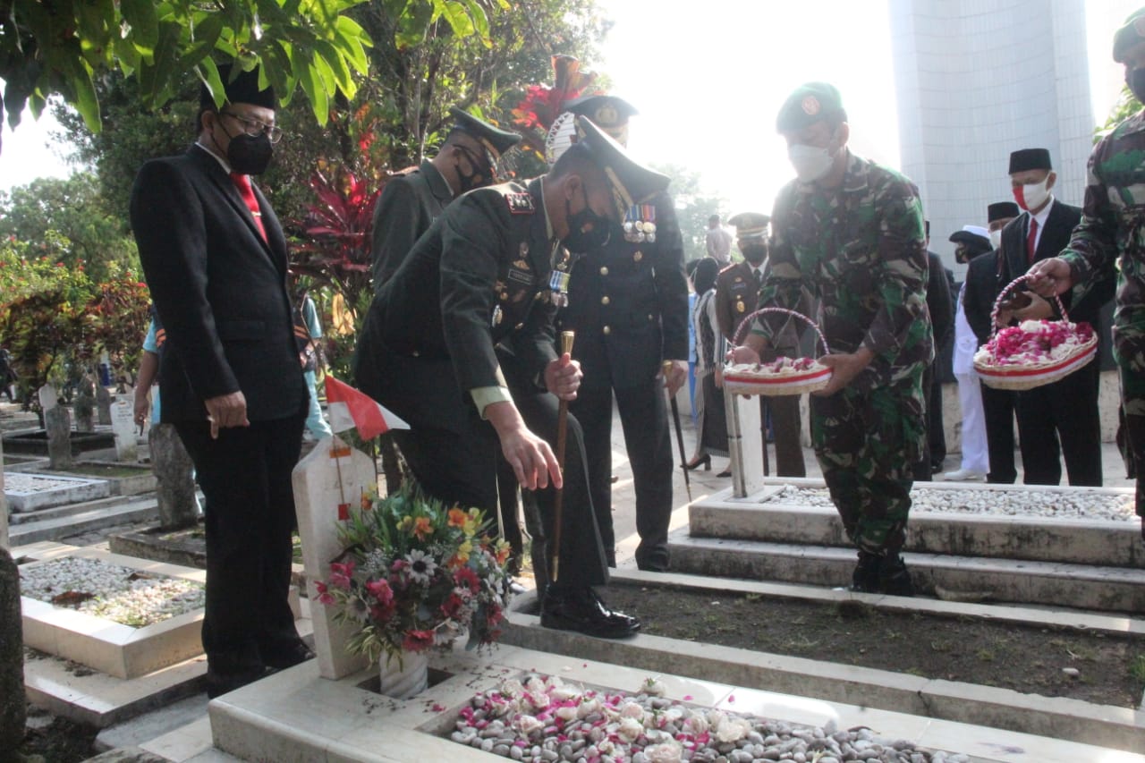 Forpimda Kota Malang Ziarah Nasional Hari Pahlawan 2021 26 IMG 20211110 WA0006