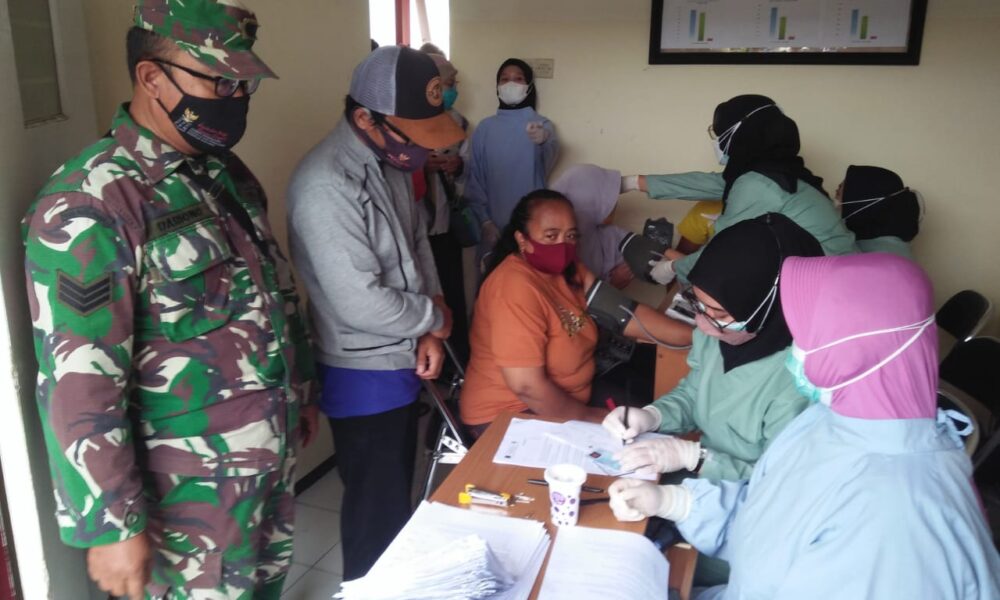 Warga Sukun Vaksinasi Di Puskesmas Janti, Peserta 401 Orang