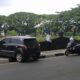 Tabrakan Di Balai Kota Malang, Mobil Seruduk Pagar Bundaran Tugu