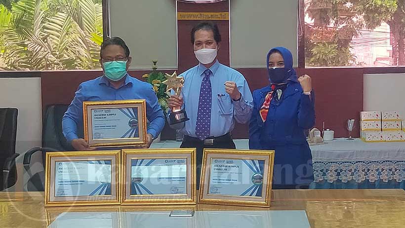 ITN Malang Raih Piala Anugerah Kampus Unggulan LLDIKTI Jatim