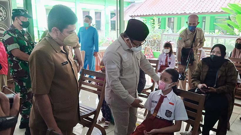 Vaksinasi Covid Siswa SD Kick Off Di SDN Model Kota Malang