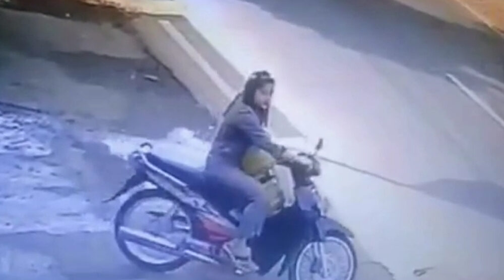 Terekam CCTV, Diduga Seorang Wanita di Pakis Mencuri Elpiji