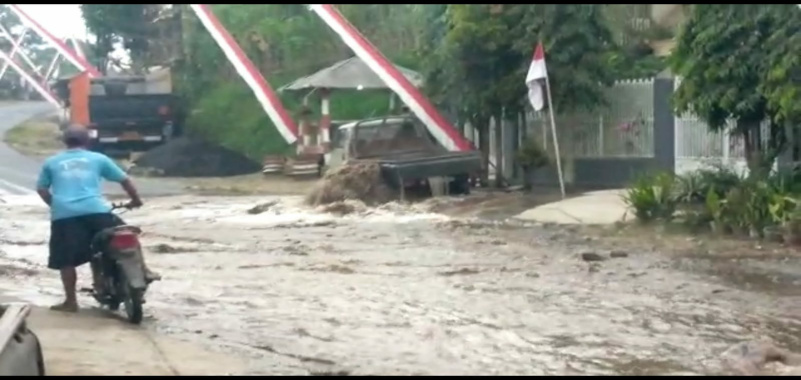 Duh, Pipa Air Perumda Tugu Tirta Jebol Lagi di Pulungdowo 26 IMG 20220901 143311