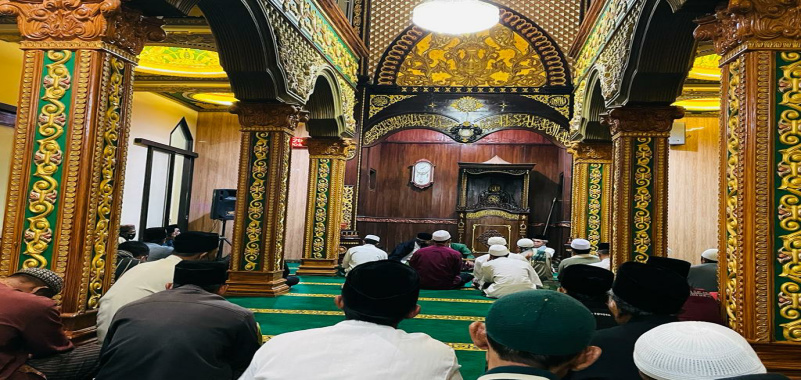 Takmir Masjid Al Hidayah, Ustad Sukardi dalam sambutannya mengatakan, kegiatan pengajian ini merupakan agenda rutin