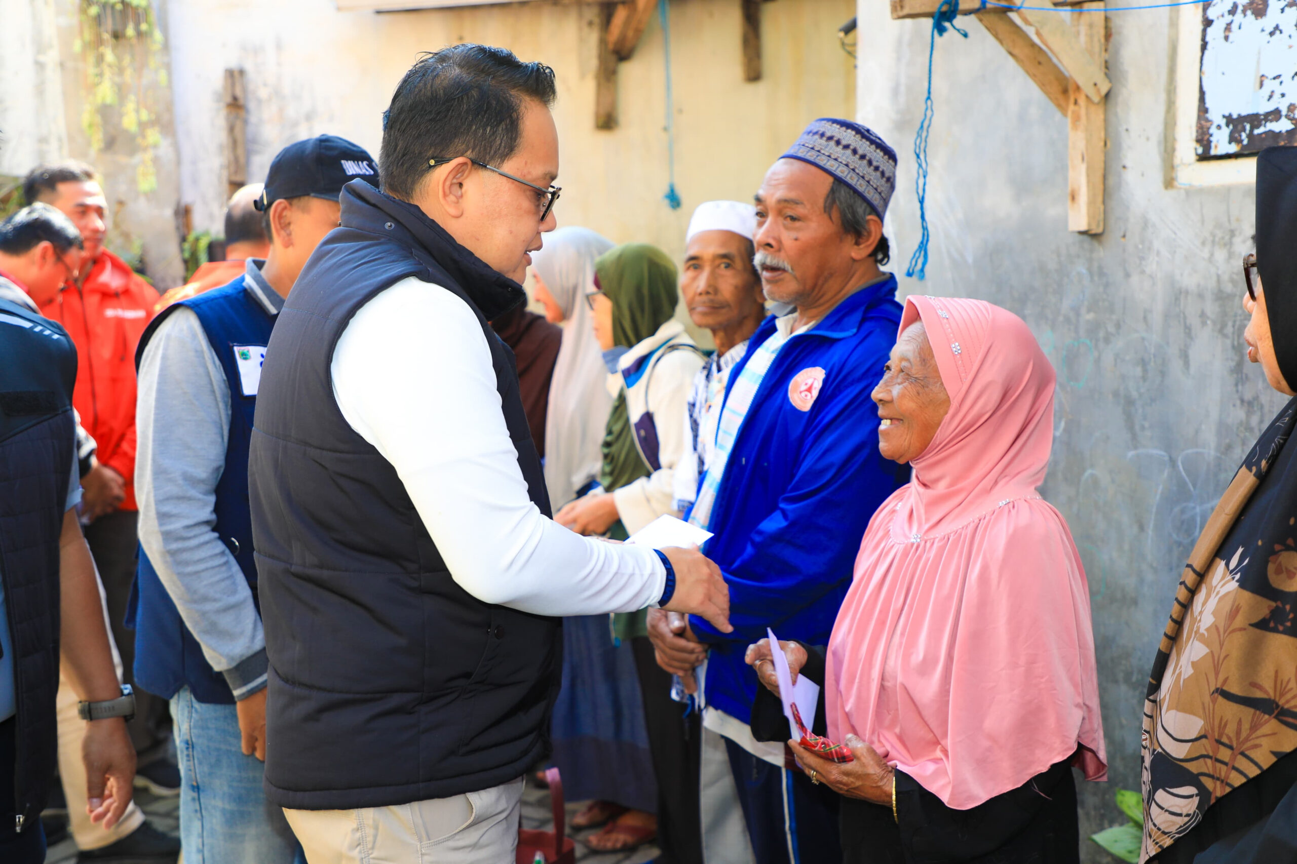 Pj. Gubernur Adhy Tinjau Program Bedah Rumah di Kota Batu 26 IMG 20240714 160808 scaled