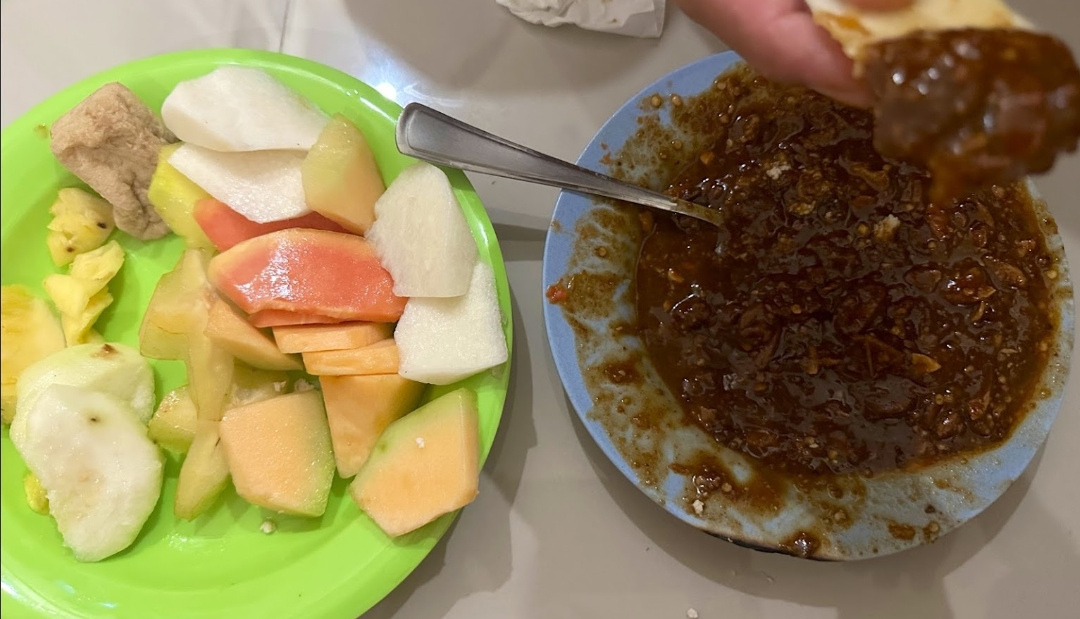 3 Wisata Kuliner Rujak Manis yang Pedasnya Bikin Ketagihan 26 IMG 20240830 083215