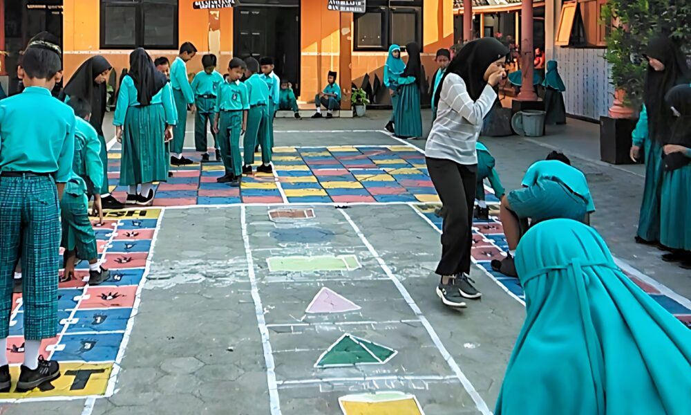Inovasi Pembelajaran lewat Permainan Tradisional di SDN Minggirsari Blitar